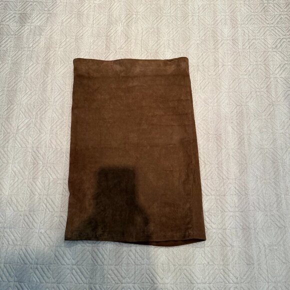 Taupe Suede Pencil  Skirt, Ventcouvert Paris, Size 38 (US 2-4 Equivalent) - Picture 3 of 6